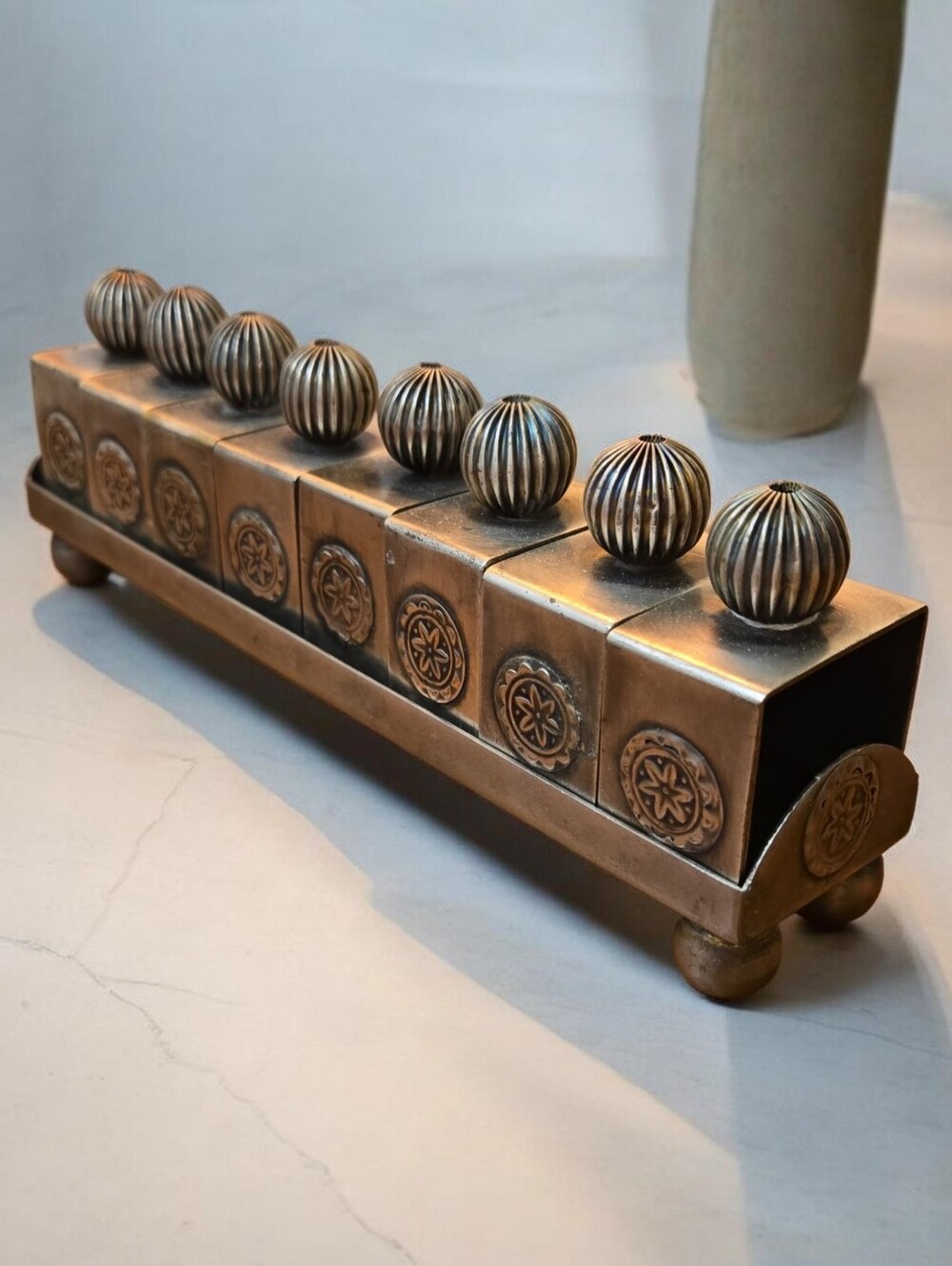 VTG Pewter Napkin Ring Set w/Matching Tray w/ a Floral Mancala Medallions design
